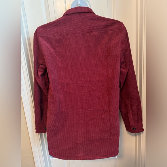 NWOT ZOLUCKY Corduroy Long Sleeve Button Down Shacket in Wine, Size Medium - Picture 7 of 9
